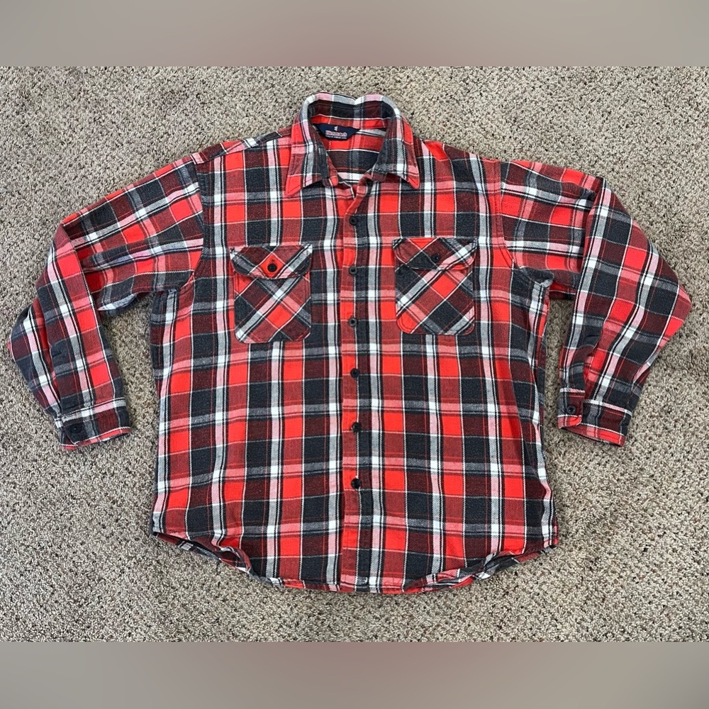 Herman’s World of Sporting Goods black red white plaid women’s flannel vintage